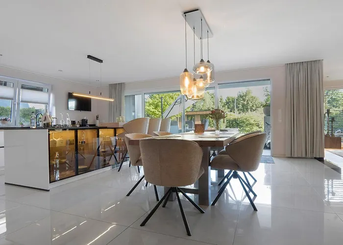 Luxurioese Schaffner 瓦伦多夫