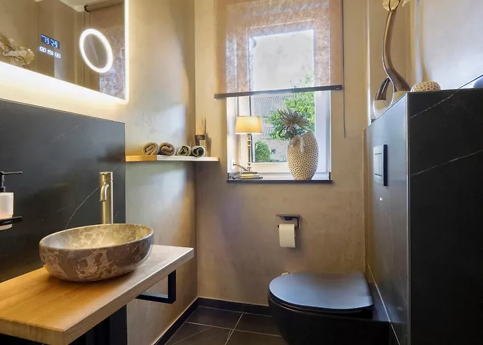 Luxurioese Schaffner 瓦伦多夫