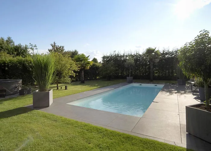 Luxurioese Schaffner * 瓦伦多夫