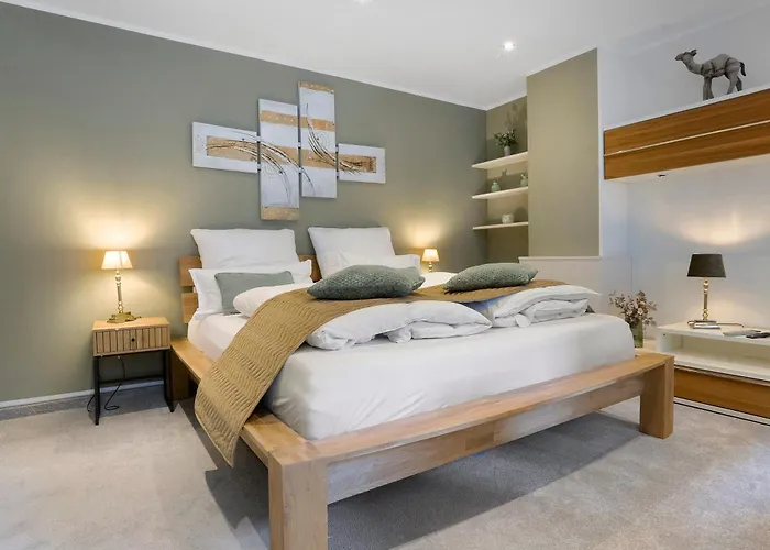 Luxurioese Schaffner 瓦伦多夫