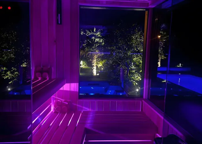 Luxurioese Schaffner 瓦伦多夫